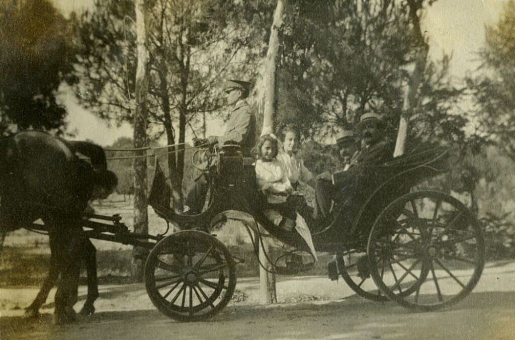 Miniatura de Paseando en coche de caballos