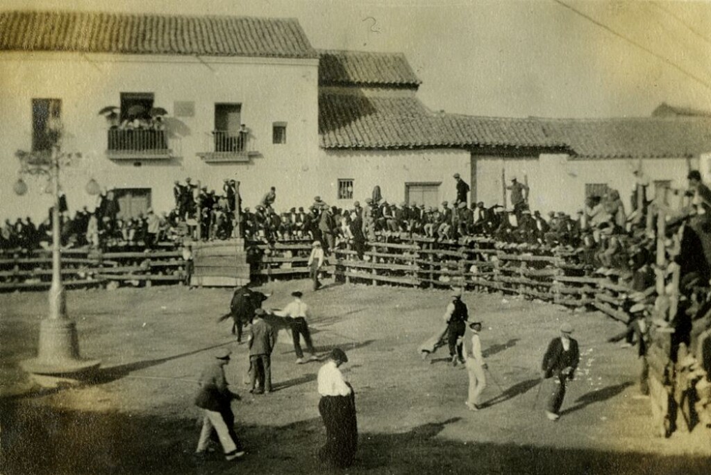 Miniatura de Toros en las fiestas de septiembre en Aravaca