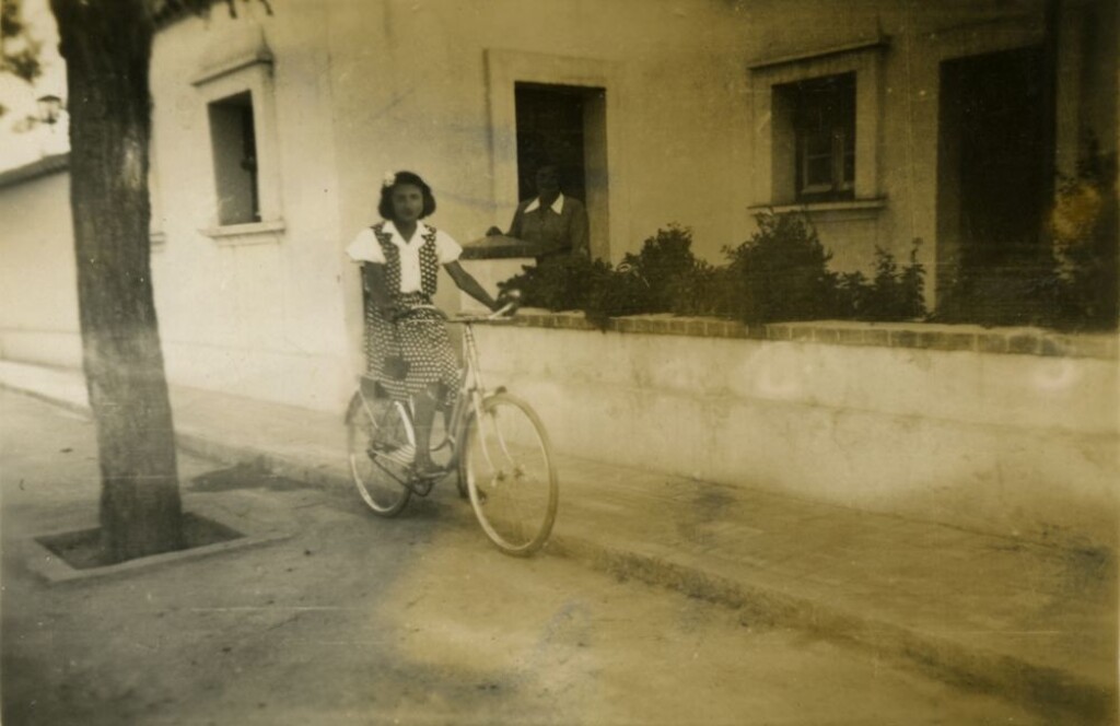 Miniatura de Pepita en bici