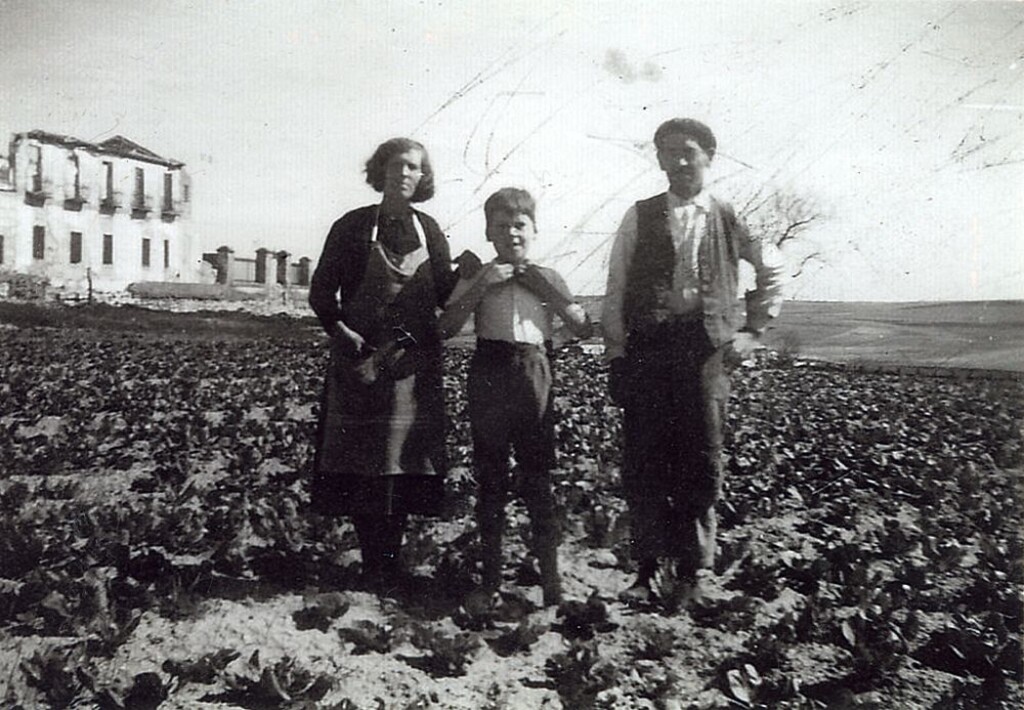 Miniatura de Cecilio en la huerta