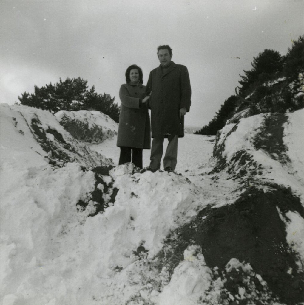 Miniatura de Consuelo y Roberto en la nieve