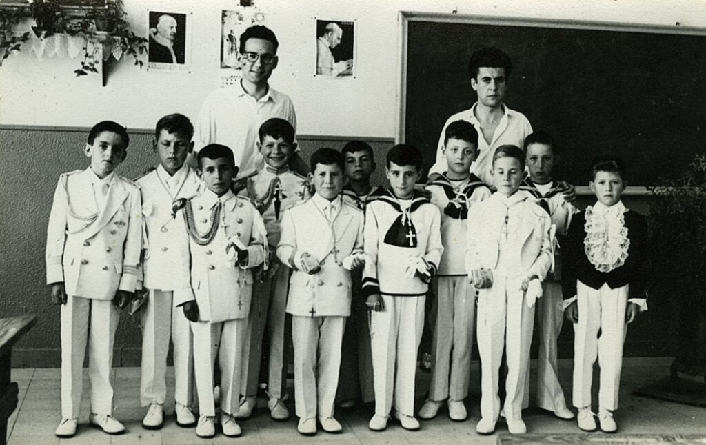 Miniatura de Comunión en la escuela