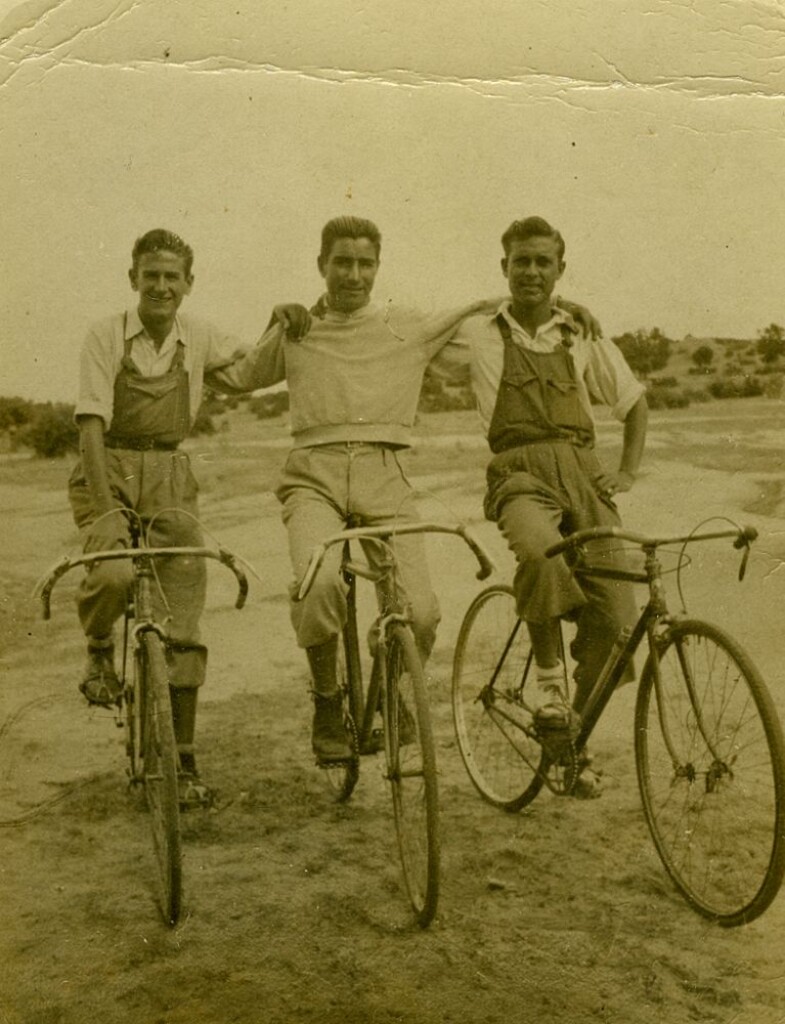 Miniatura de Pocholo en bici