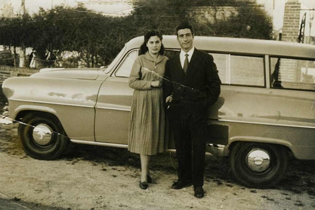 Miniatura de Agapito y Joaquina de paseo