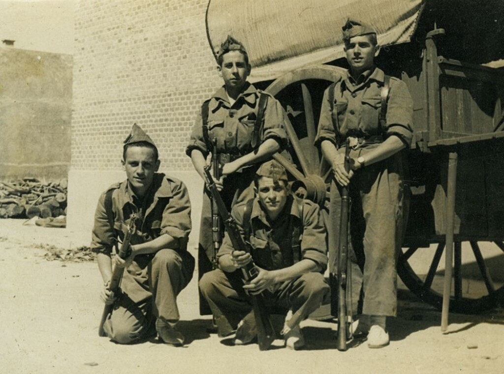 Miniatura de Nicolás en la Mili en el Ejército de Tierra