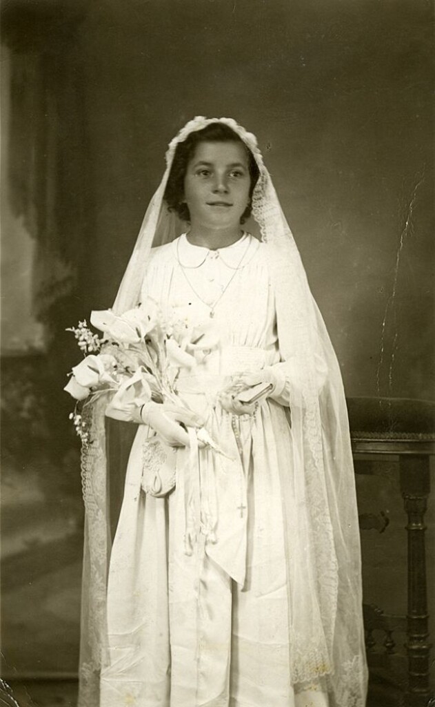 Miniatura de Comunión de María Bajo