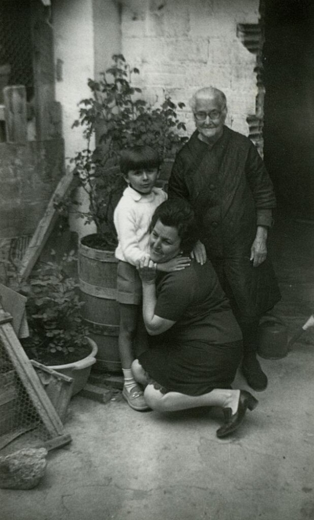 Miniatura de María, Eulalia y Paco