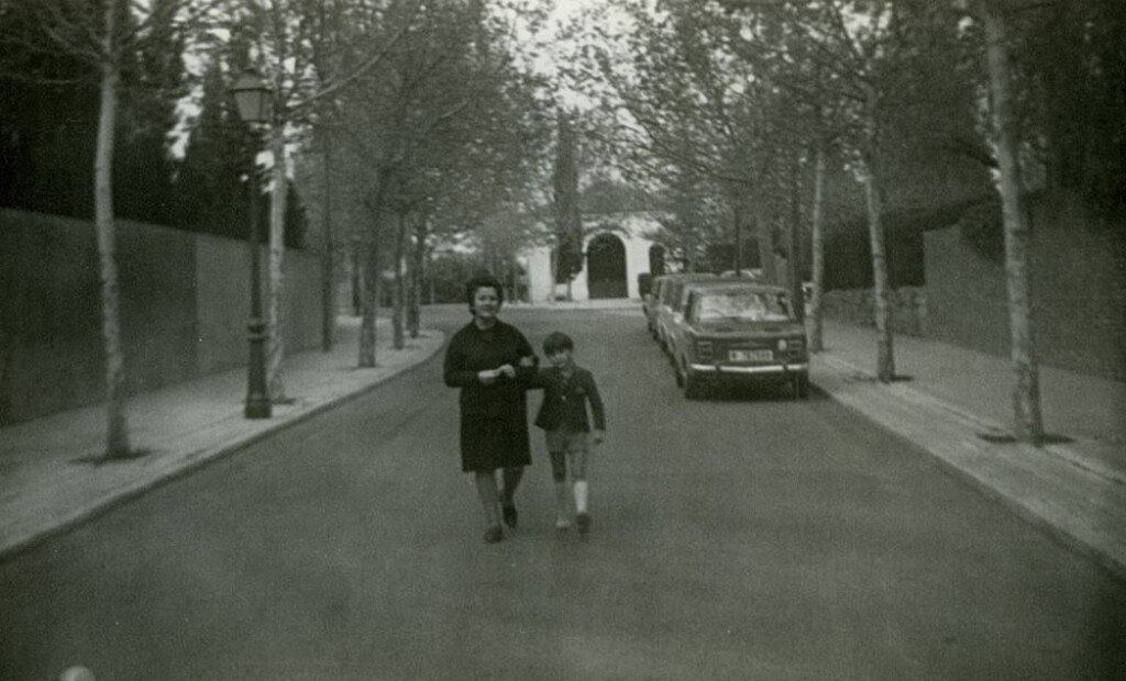 Miniatura de María y su hijo Paco