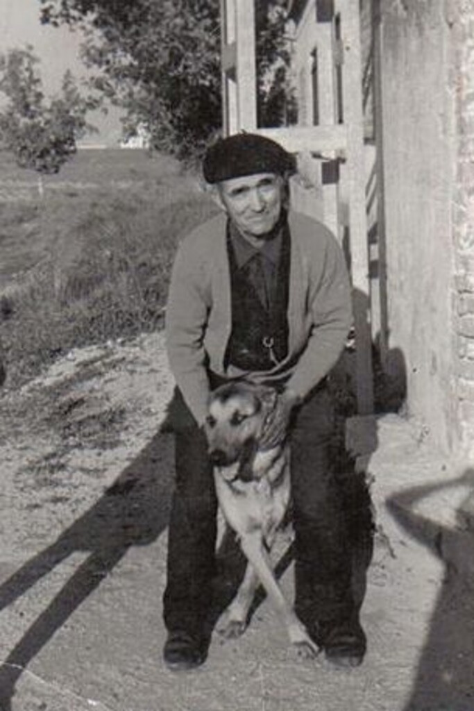Miniatura de Antolín y su perro