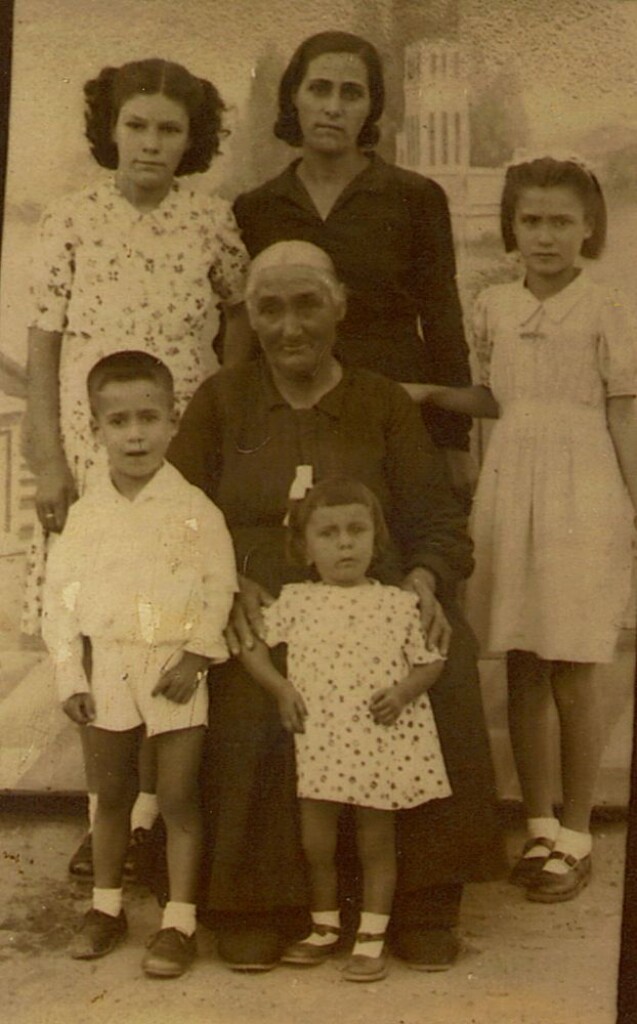 Miniatura de Teodora en familia