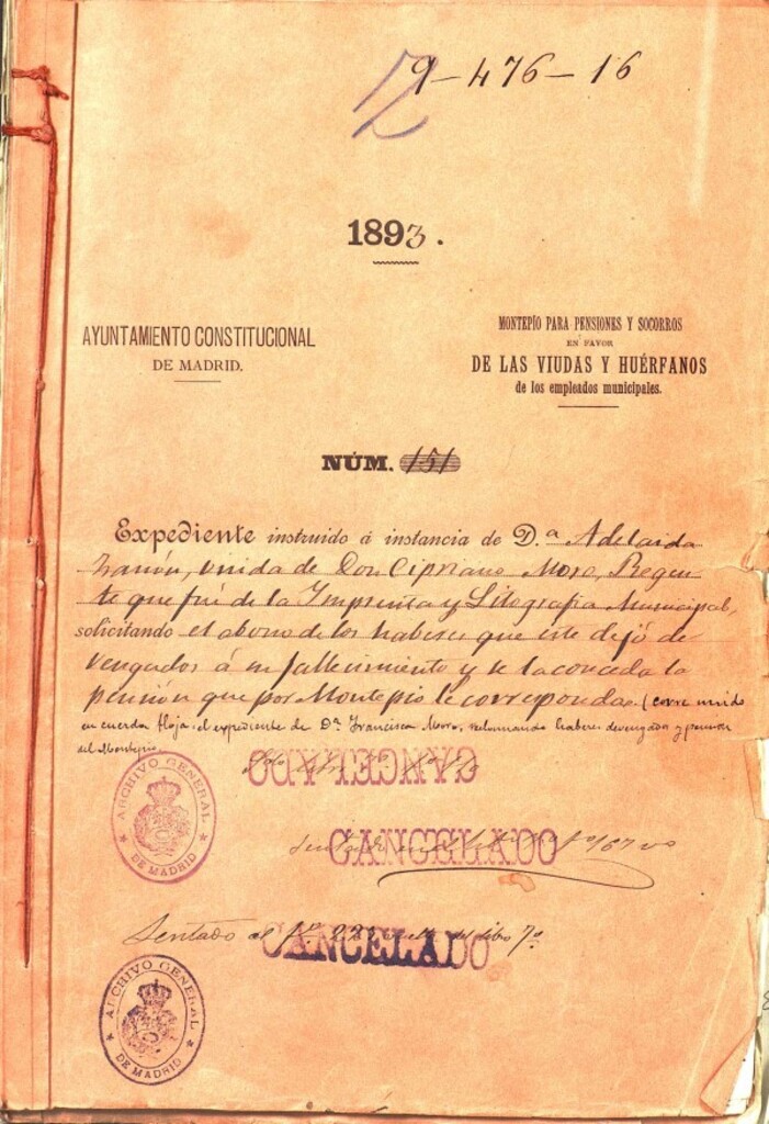 Miniatura de Expediente instruido a instancia de Doña Adelaida Zanón, viuda de Don Cipriano Moro, Regente que fue de la Imprenta y Litografía Municipal, solicitando el abono de los haberes que este dejó devengados a su fallecimiento y se le conceda la pensión que por Montepío le corresponda.