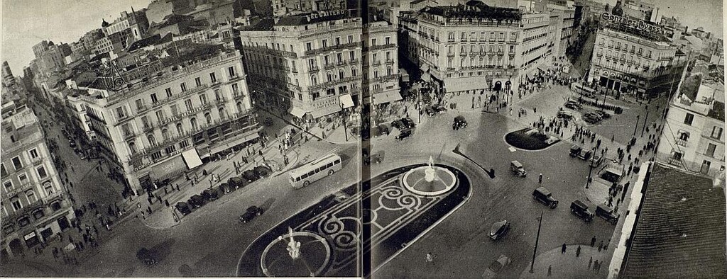 Miniatura de Vista aérea de la Puerta del Sol tras la reforma de 1951