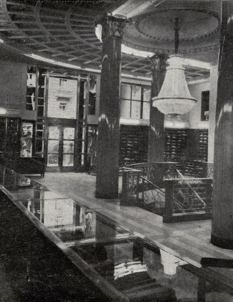 Miniatura de Mostradores y vitrinas de Almacenes Quirós en Gran Vía 27