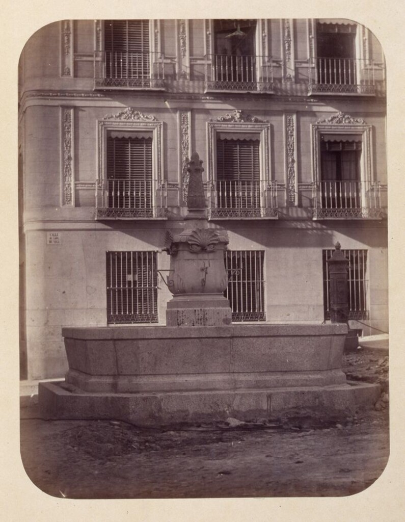 Miniatura de Fuente vecinal en la Plaza de Jesús