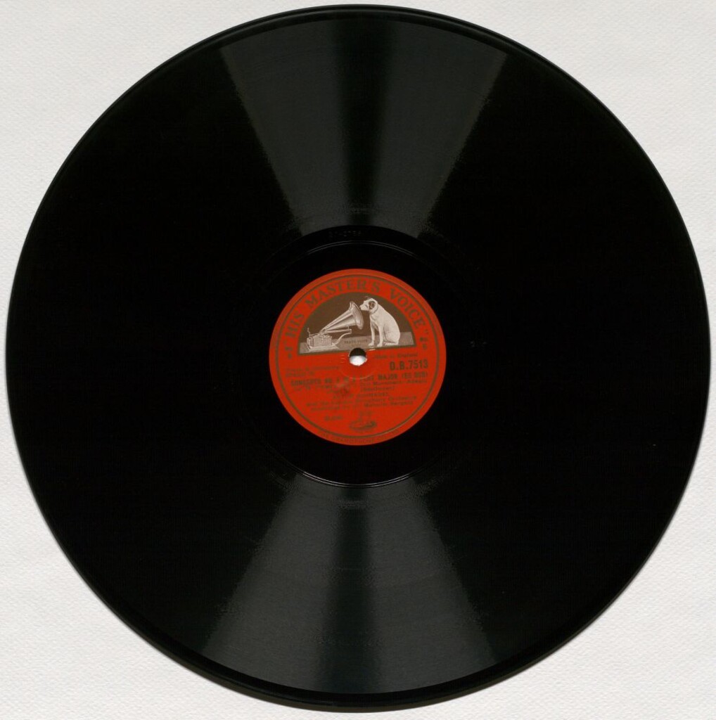 Miniatura de Concerto No. 5 in E flat major, ES dur, Op. 73 : Emperor 2nd movement (part 1) (sonido mejorado)