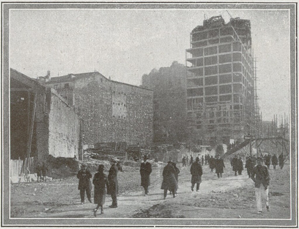 Miniatura de Derribos del tercer trozo de la Gran Vía y el Palacio de la Prensa en construcción