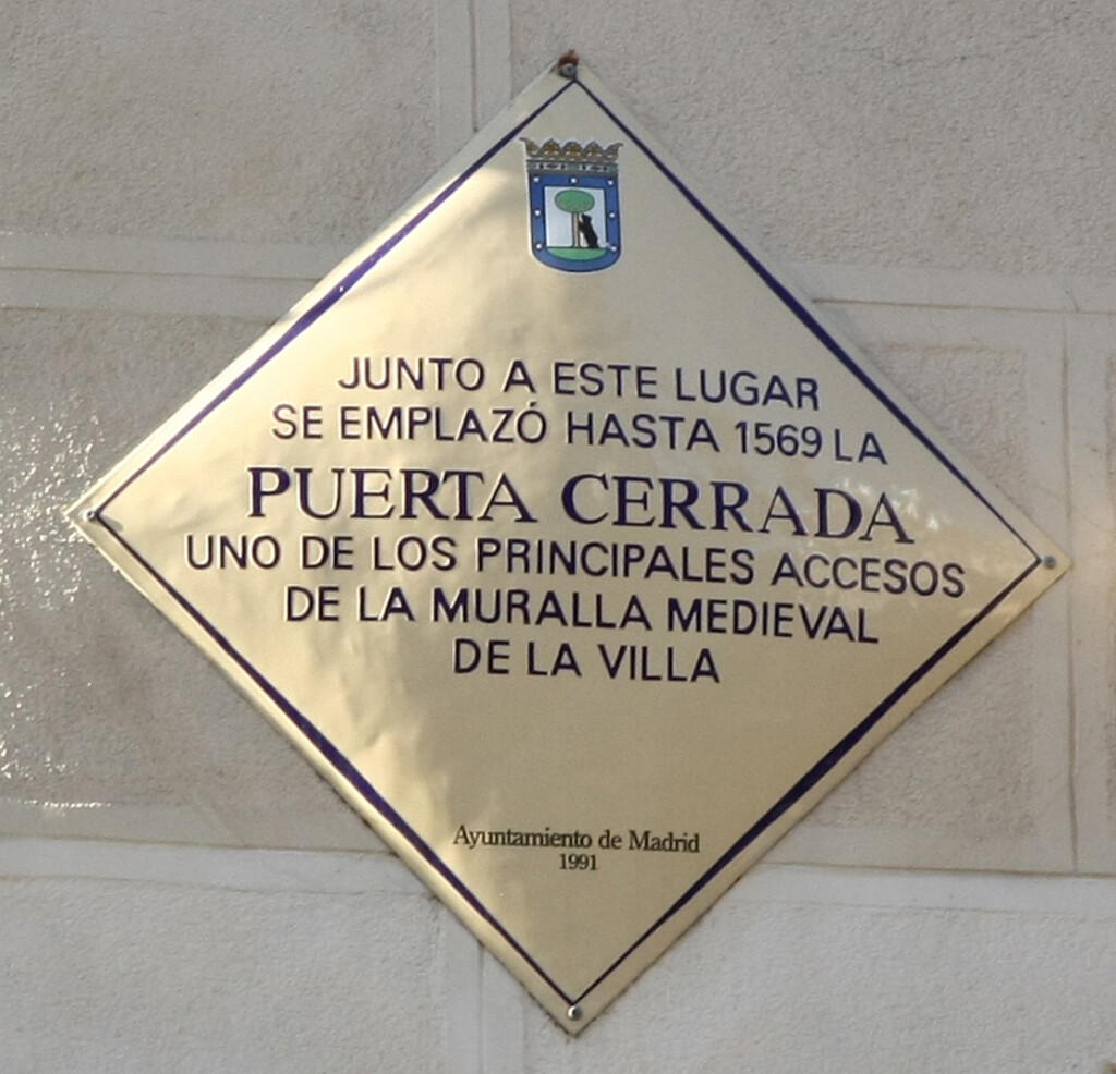Miniatura de Puerta Cerrada