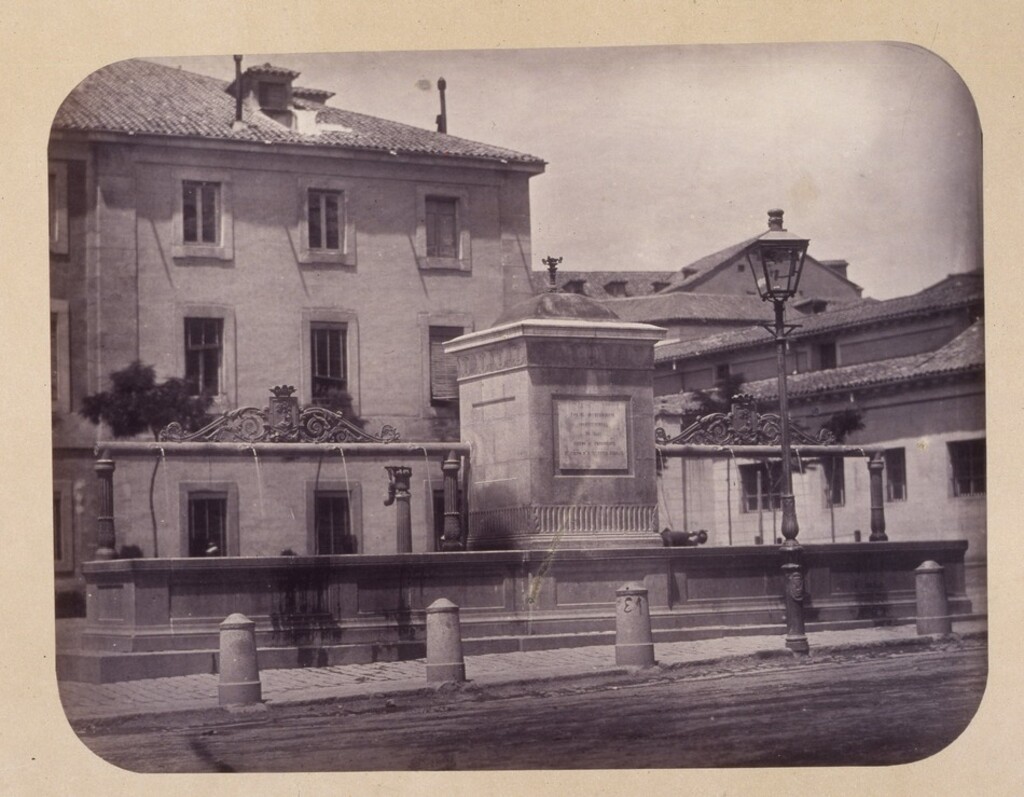 Miniatura de Fuente vecinal en la Plaza de San Marcial