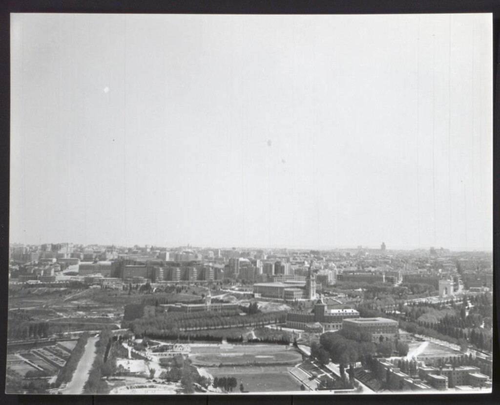 Miniatura de Panorámica de la Ciudad Universitaria y zona de Moncloa
