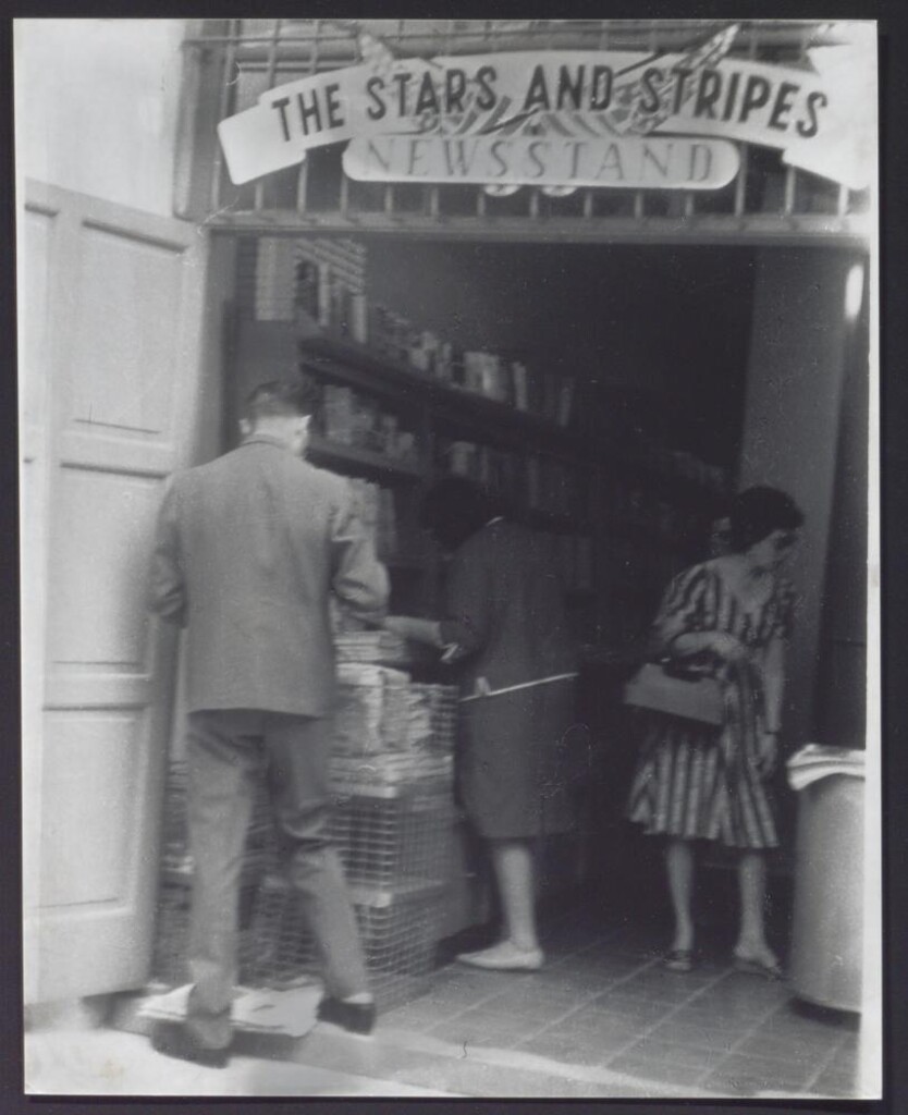 Miniatura de Librería en el edificio Corea