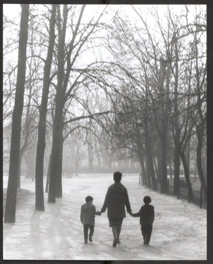 Miniatura de Paseo de la mano de mamá por el Retiro