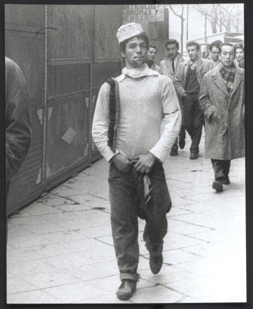 Miniatura de Joven disfrazado de Cantinflas