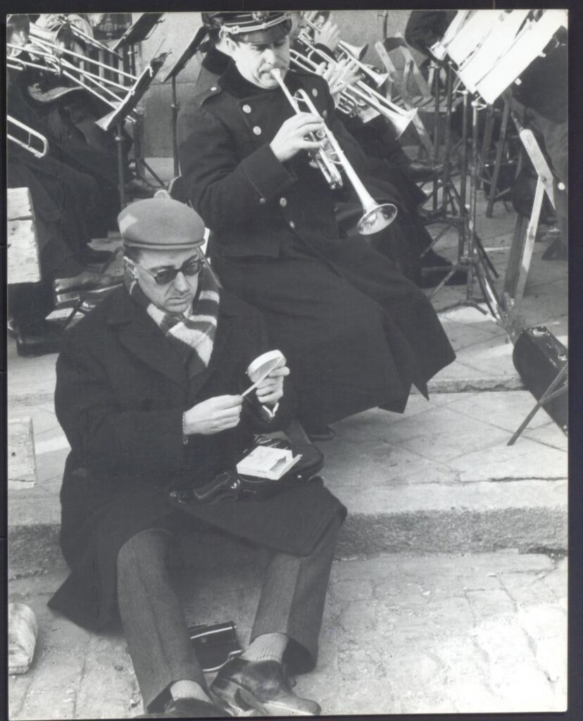 Miniatura de Un cámara con la banda Municipal