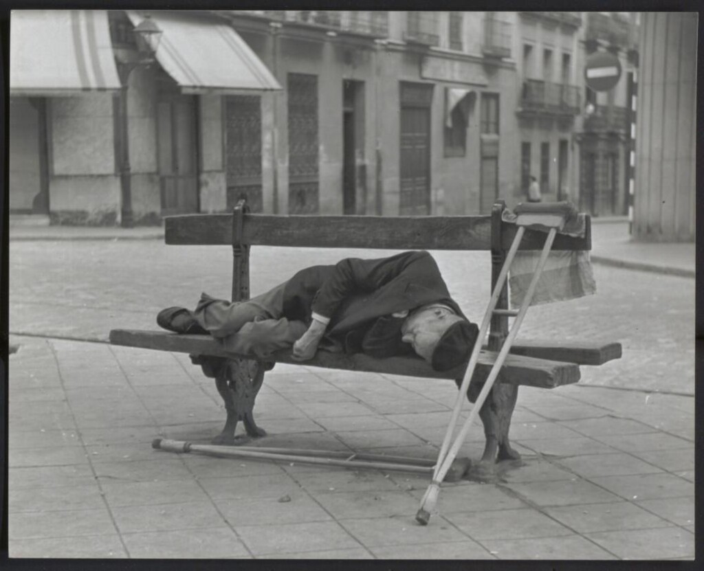 Miniatura de Siesta callejera en el bulevar de Lavapiés
