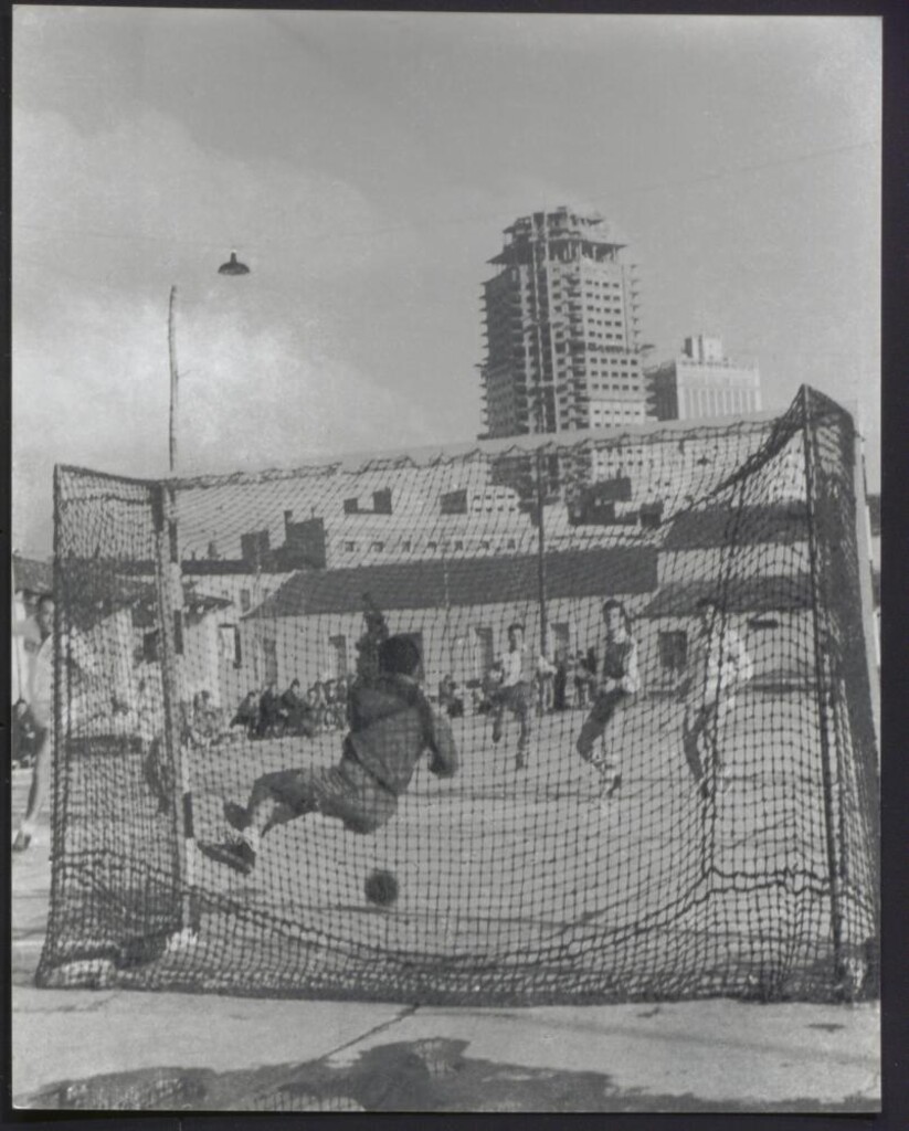 Miniatura de Partido de balonmano en el Cuartel de la Montaña