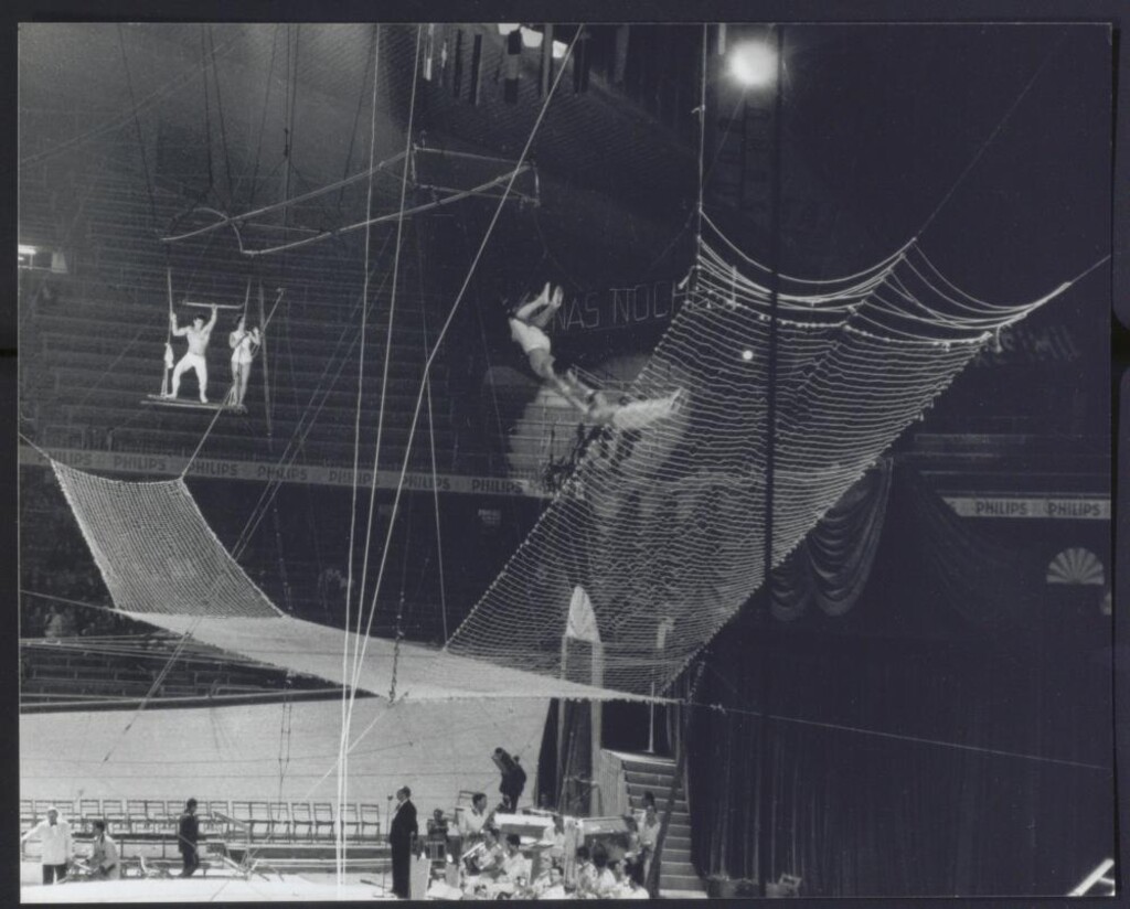 Miniatura de Espectáculo circense en el Palacio de los Deportes