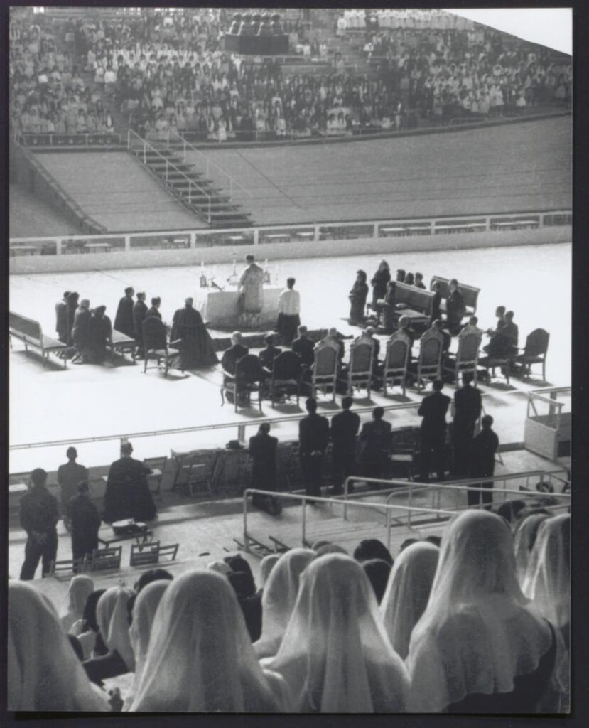 Miniatura de Santa Misa en el Palacio de los Deportes