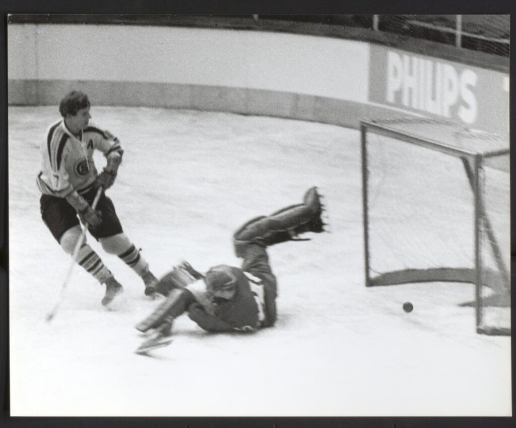 Miniatura de Hockey sobre hielo en la Ciudad Deportiva