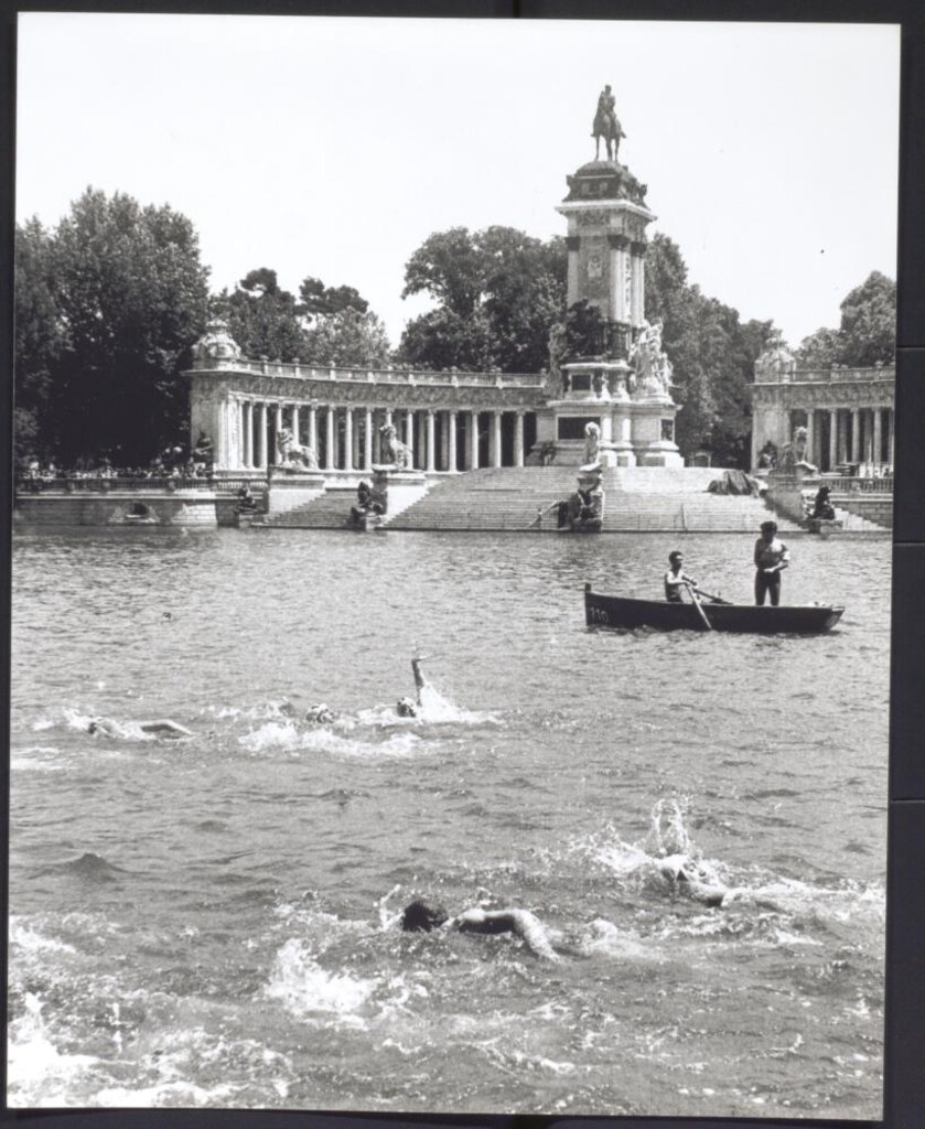 Miniatura de Nadadores en el Estanque del Retiro