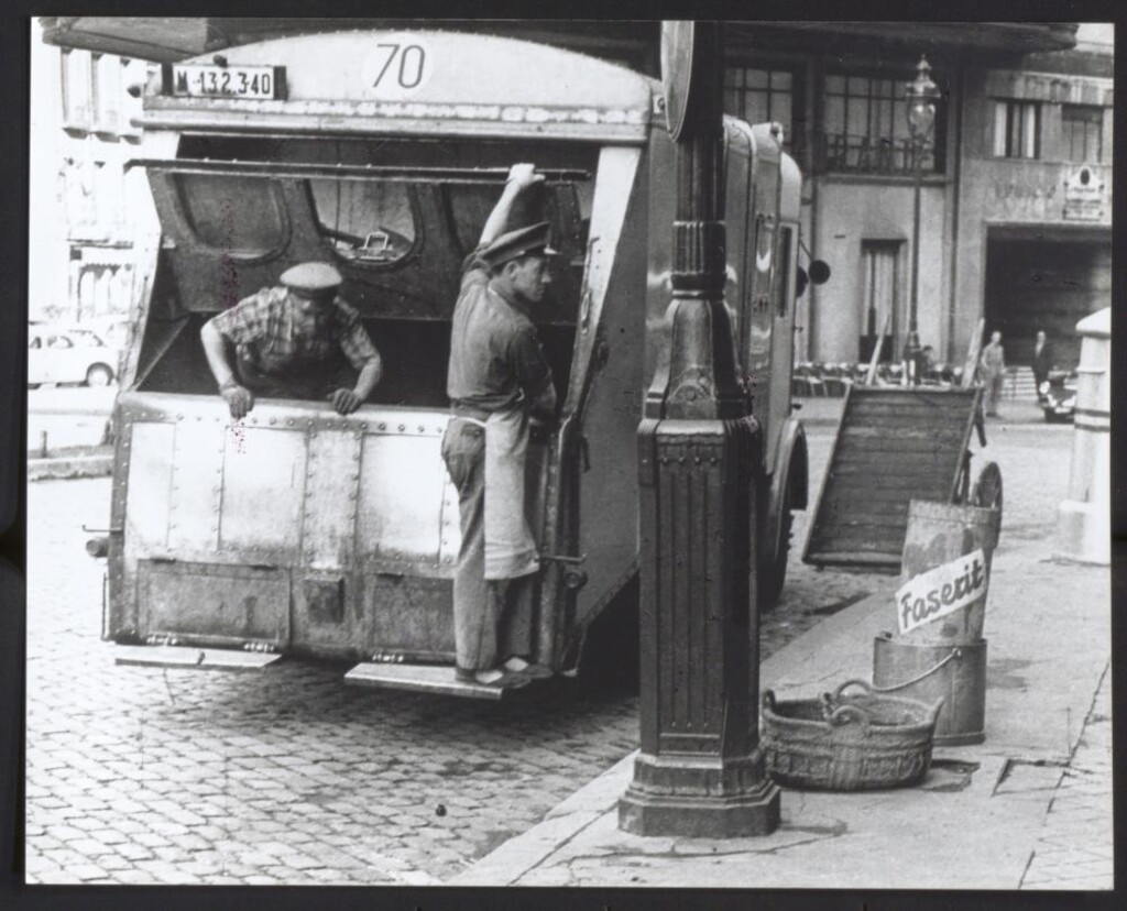 Miniatura de Camión de la basura en la Gran Vía