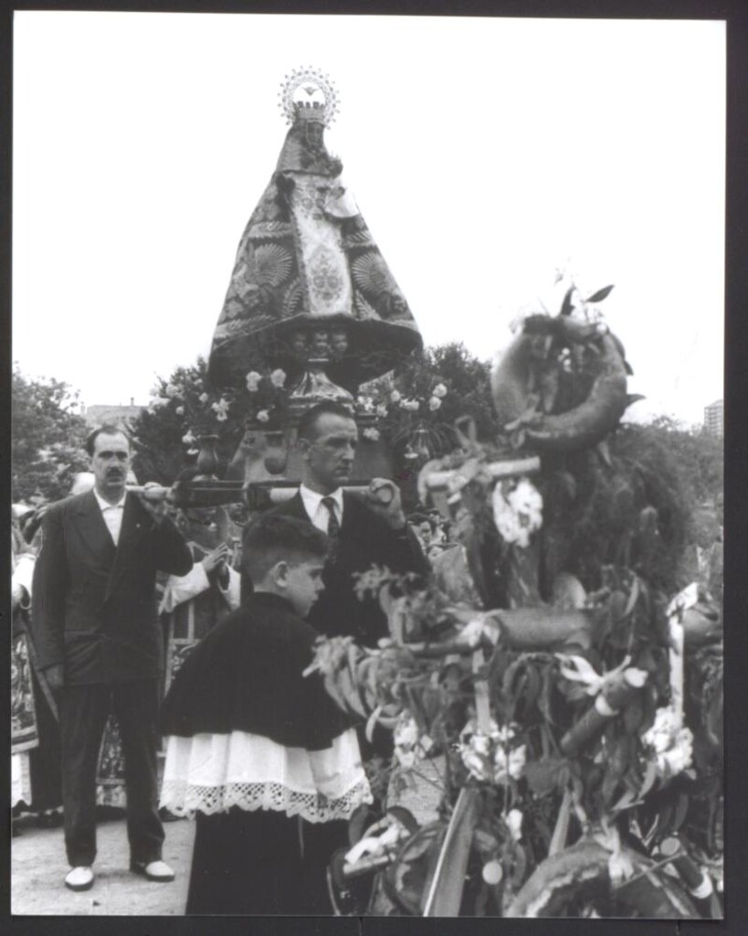 Miniatura de Procesión con la virgen de Covadonga