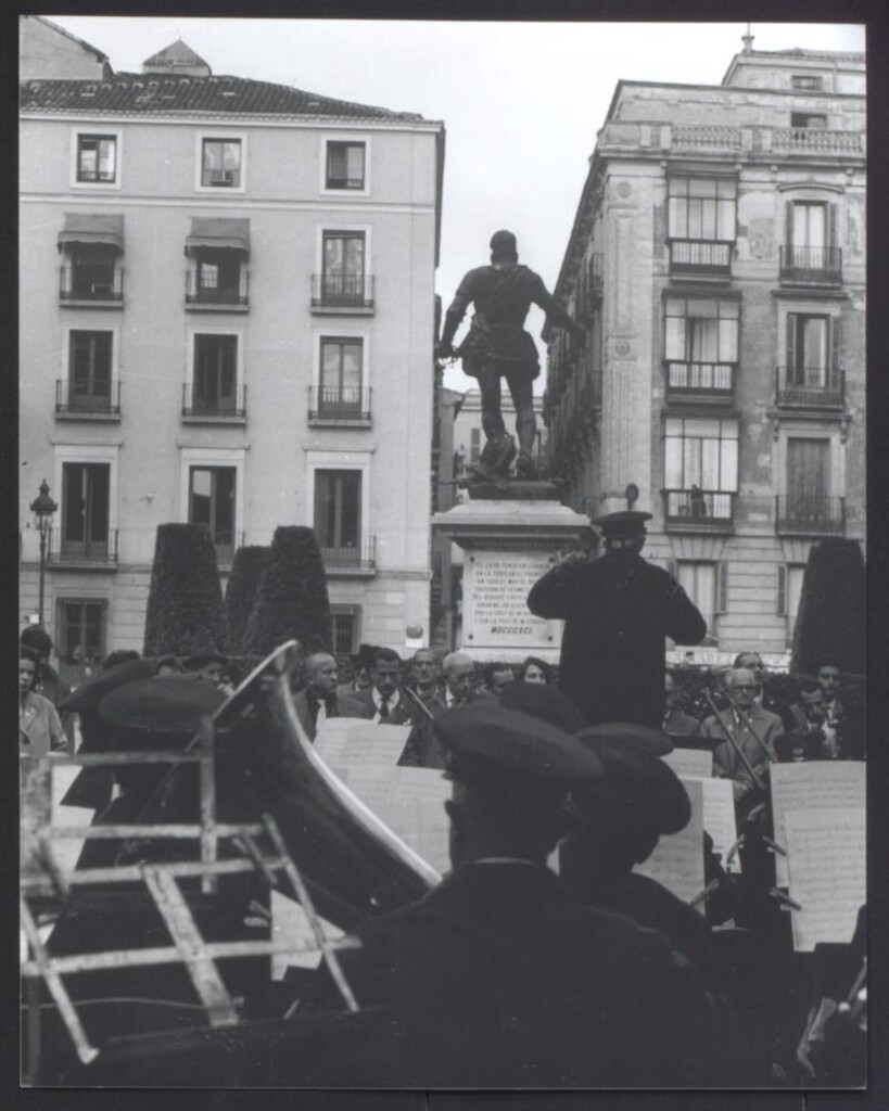Miniatura de Concierto de la Banda Municipal en la Plaza de la Villa