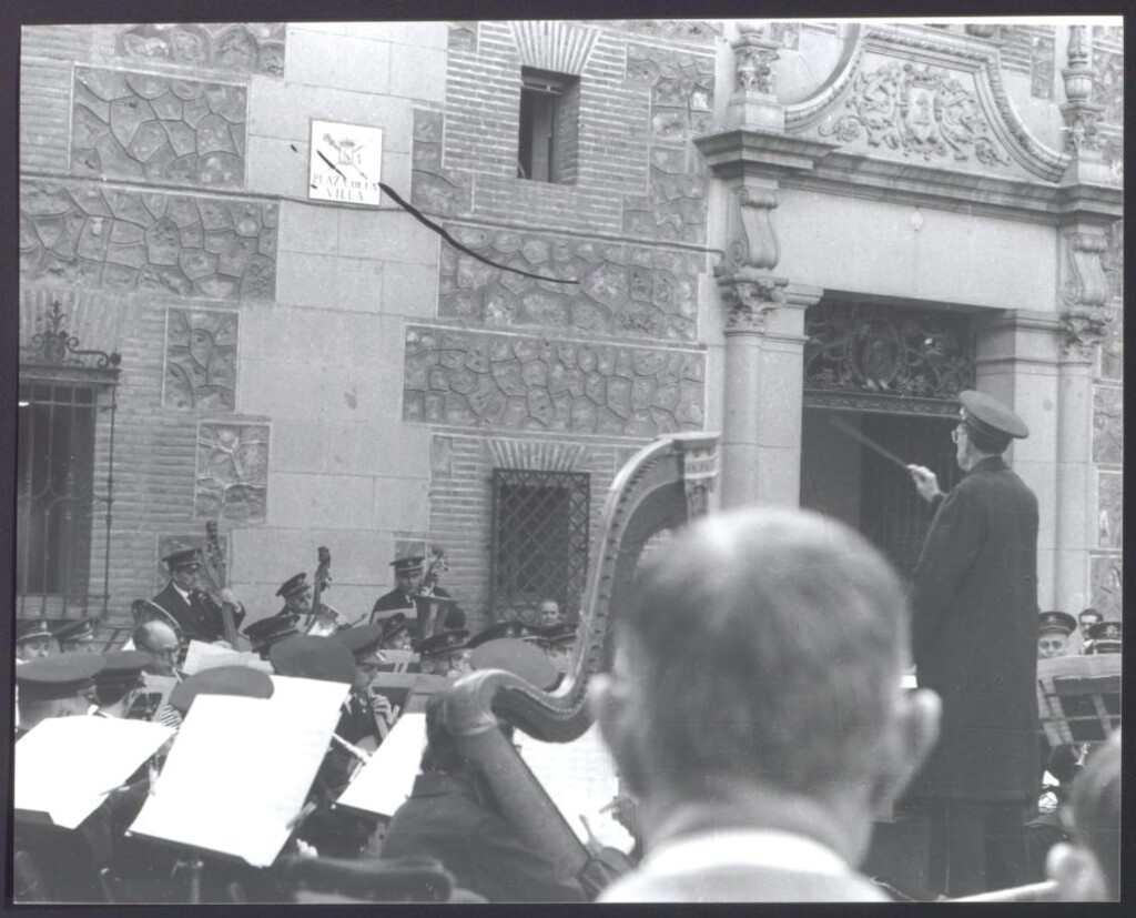 Miniatura de Concierto de la Banda Municipal en la Plaza de la Villa