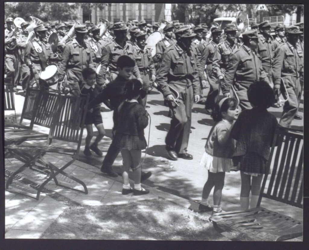 Miniatura de Desfile de instrucción de una banda militar