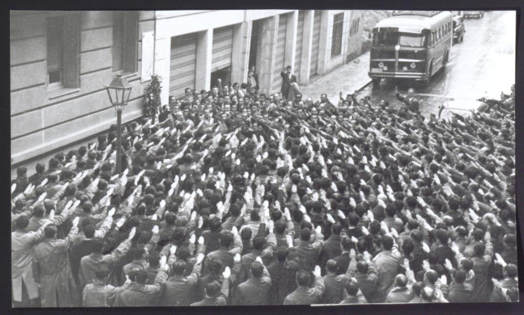 Miniatura de Homenaje a Matías Montero, en la calle Mendizábal