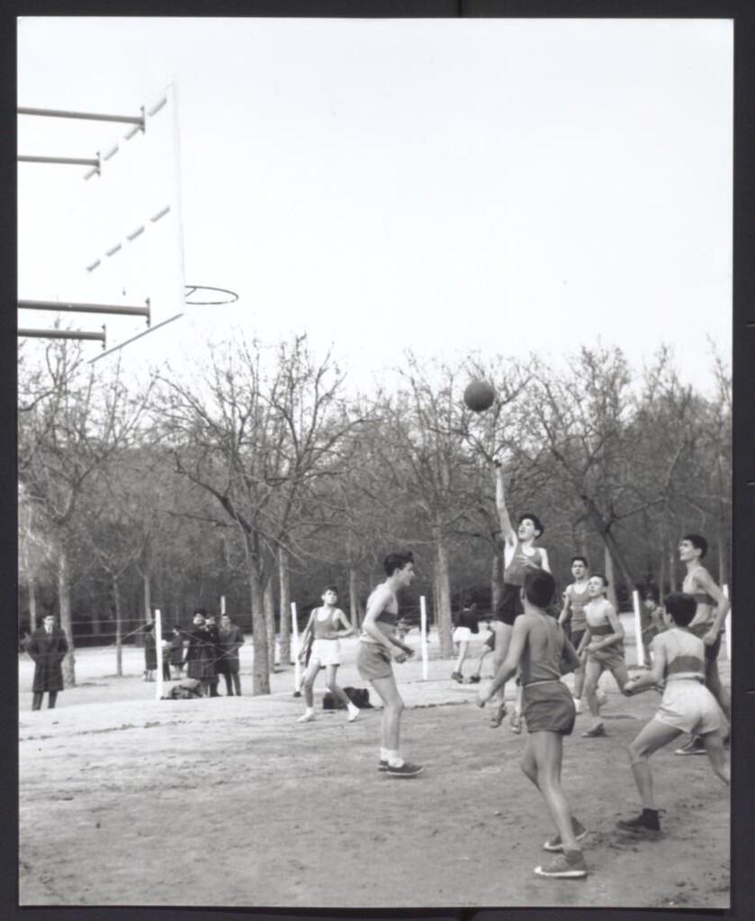 Miniatura de Partido de baloncesto al aire libre