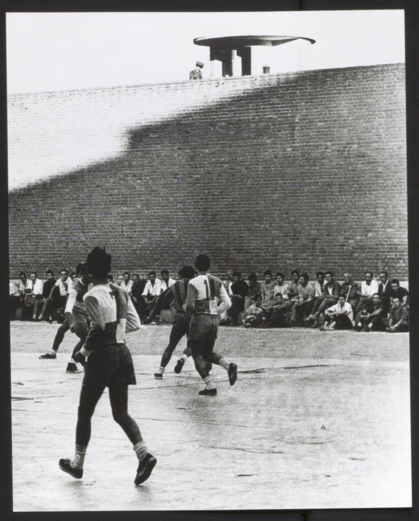 Miniatura de Partido de fútbol en la cárcel de Carabanchel