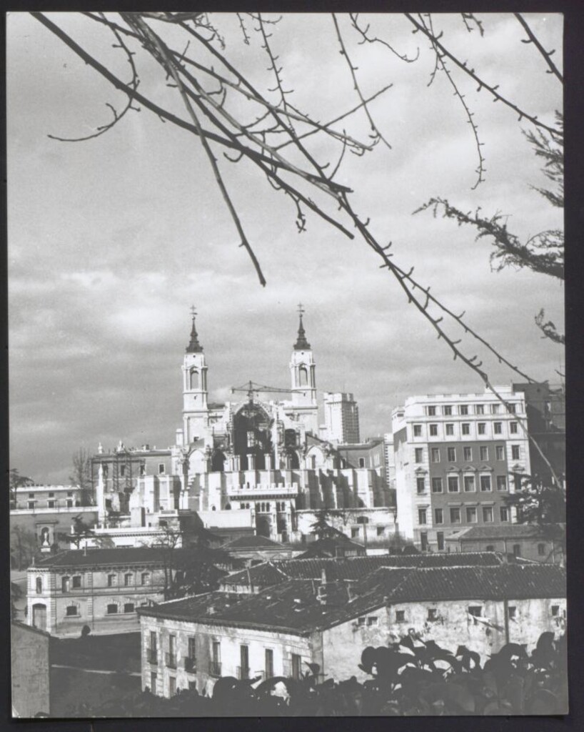 Miniatura de Construcción de la Catedral de la Almudena