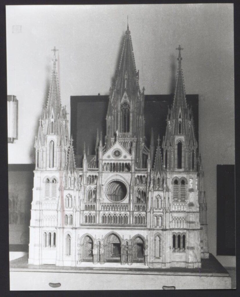 Miniatura de Maqueta del primer proyecto de la Almudena