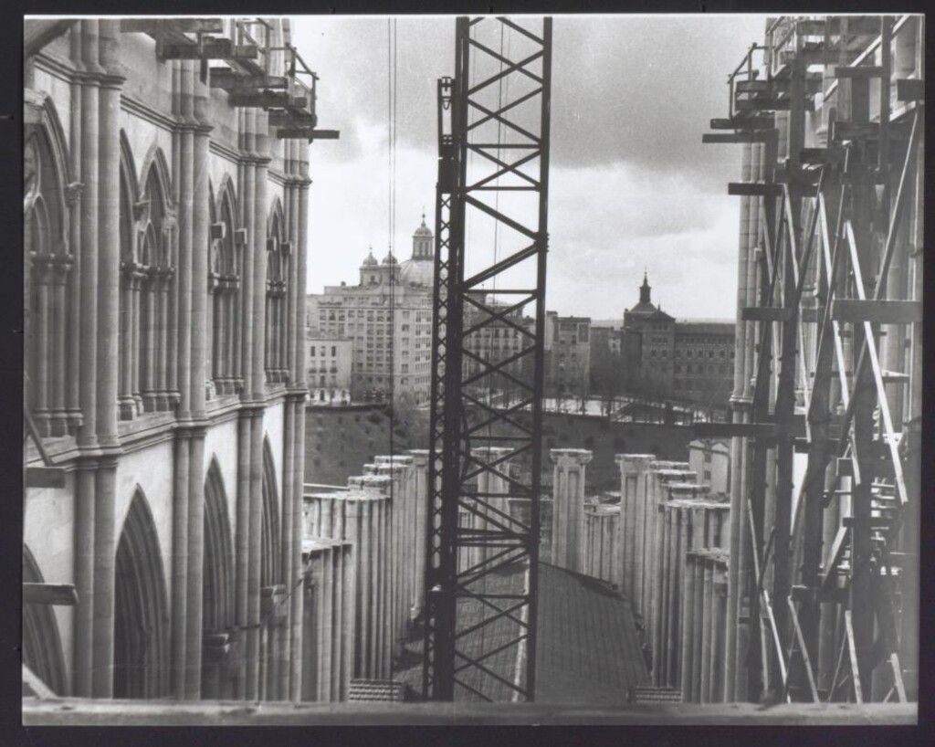 Miniatura de Construcción de la Catedral de la Almudena