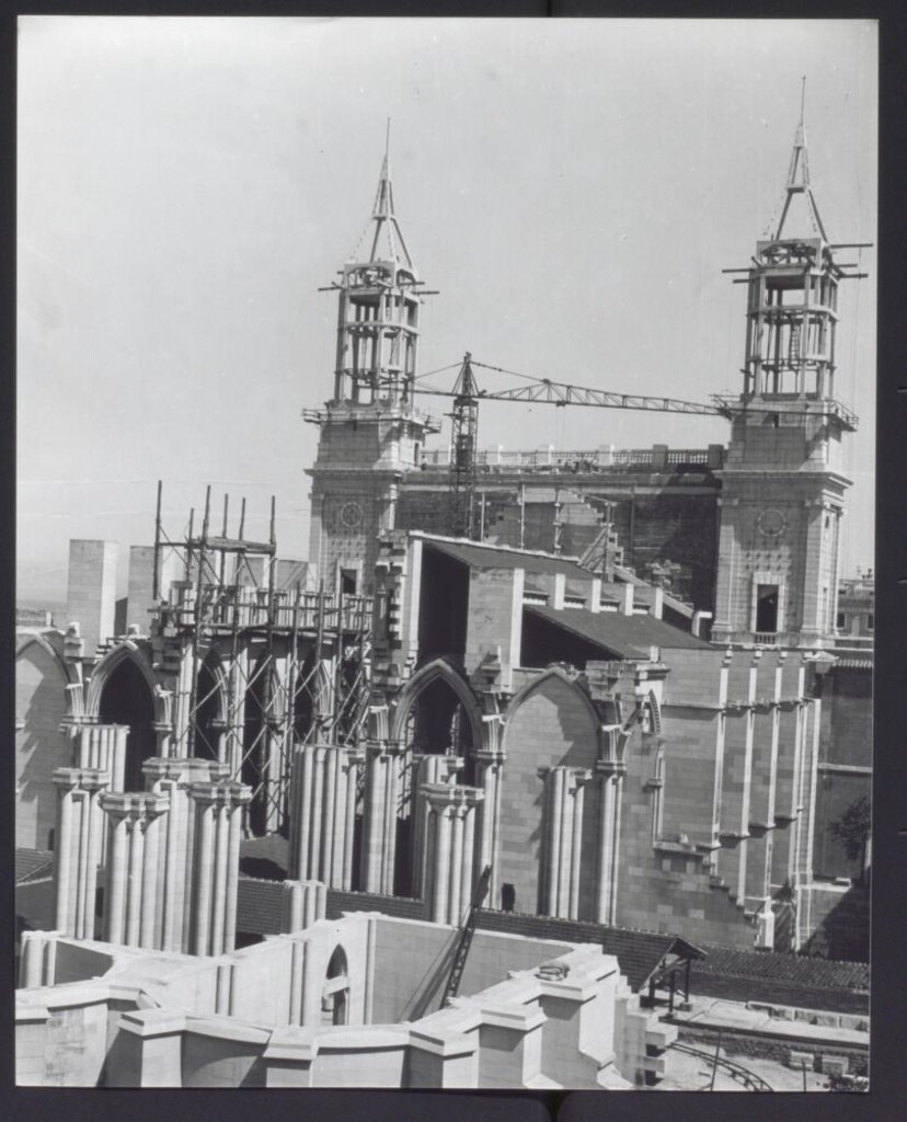 Miniatura de Construcción de la Catedral de la Almudena