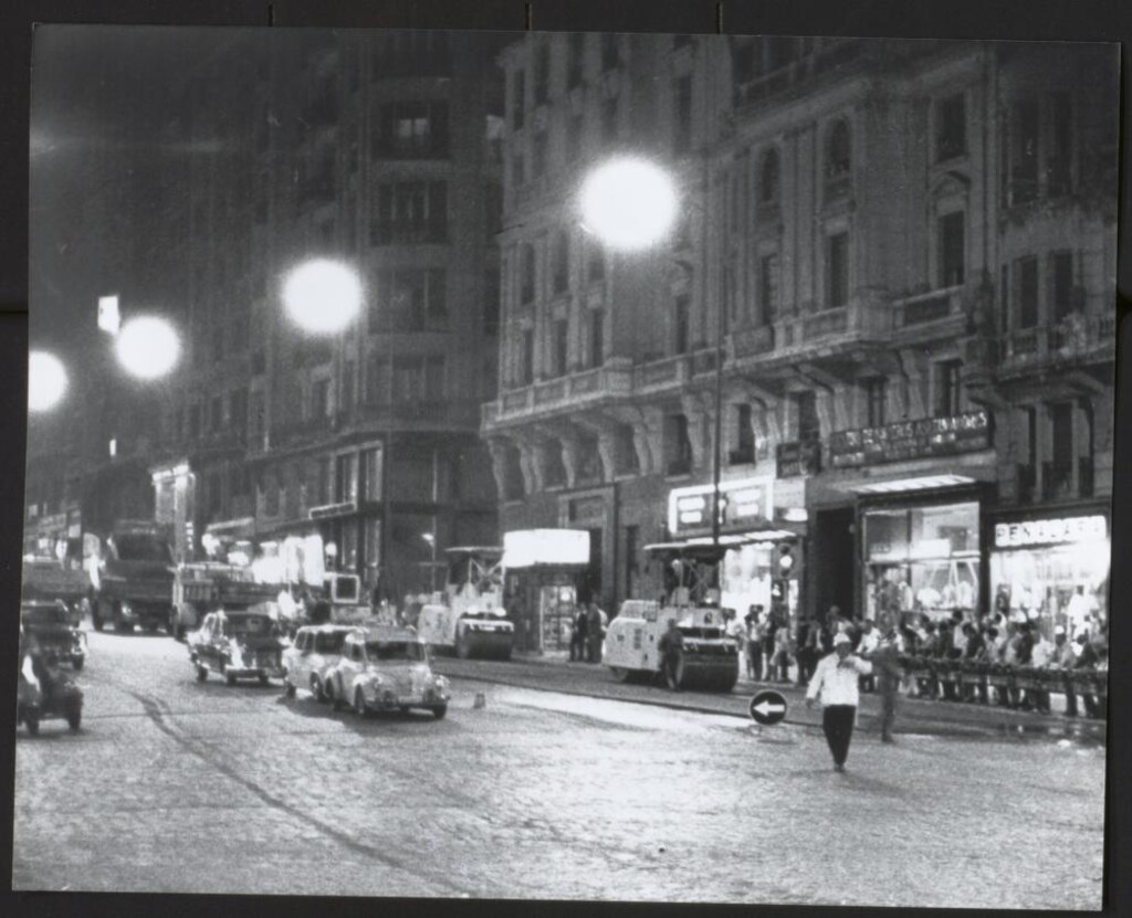 Miniatura de Asfaltado de la Gran Vía de noche