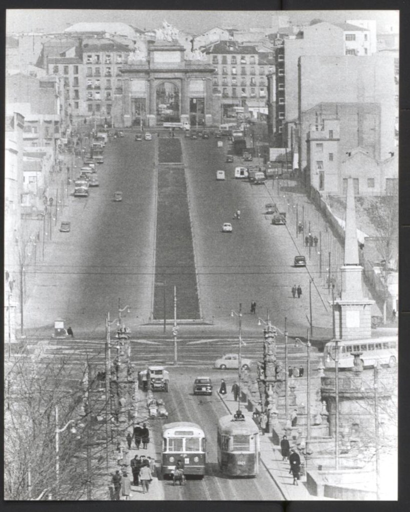 Miniatura de Calle Toledo en su tramo a Pirámides reformada