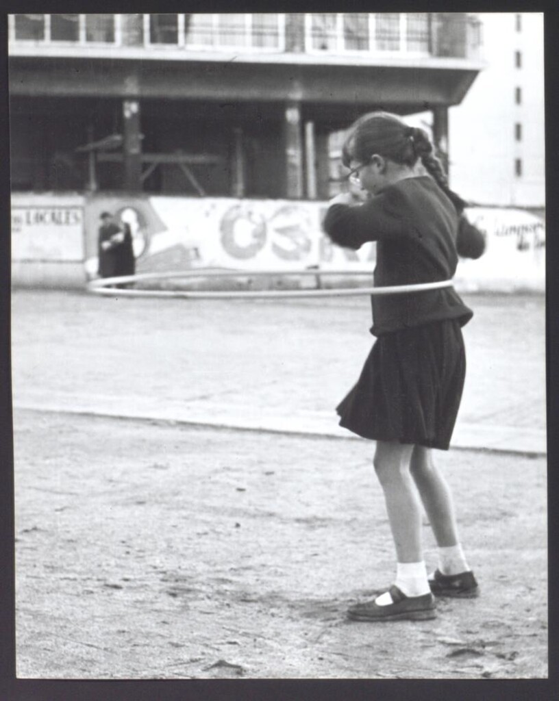Miniatura de Niña jugando al Hula-Hop