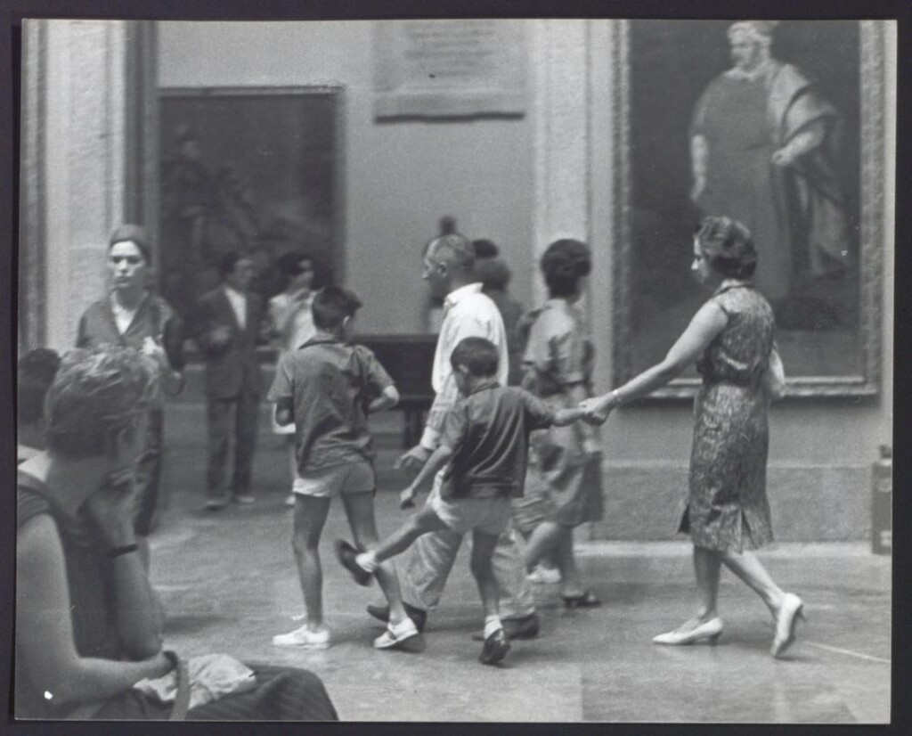 Miniatura de Niños jugando en el Museo Nacional del Prado