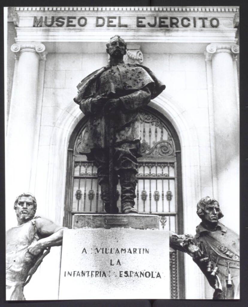 Miniatura de Estatua de Francisco Villamartín en la entrada al Museo del Ejército